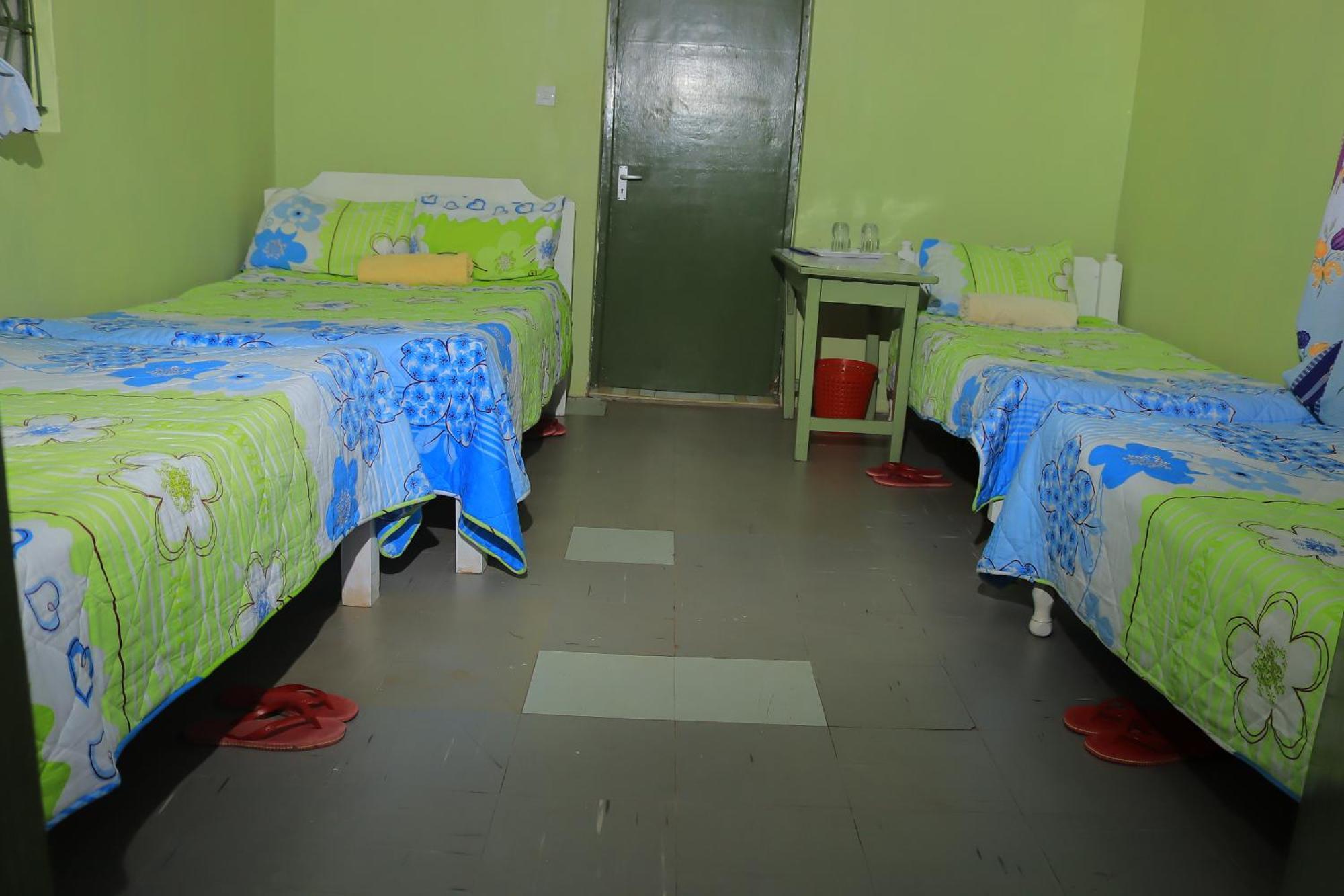 Rhino Tourist Camp Hotel Ololaimutiek Екстериор снимка