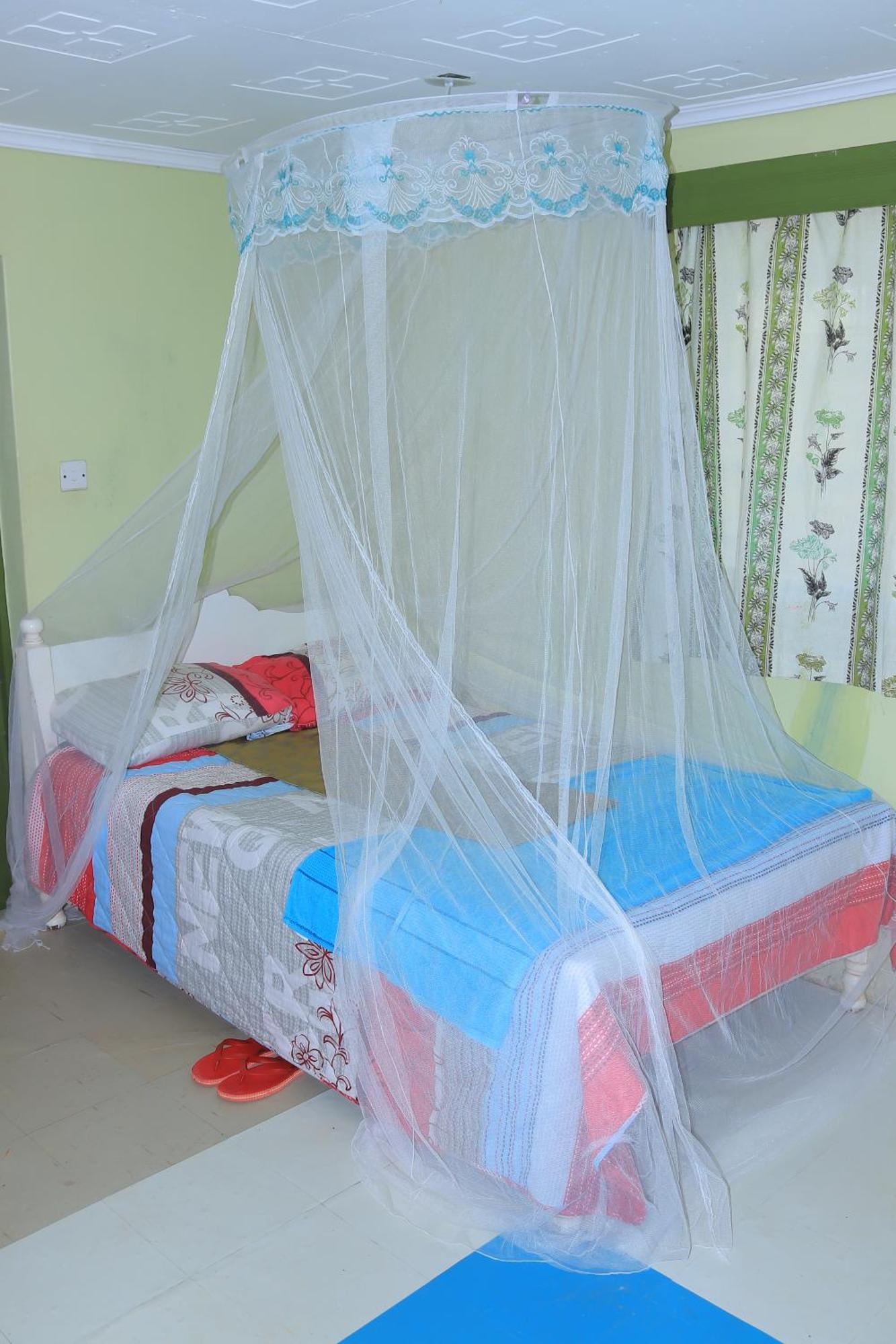 Rhino Tourist Camp Hotel Ololaimutiek Екстериор снимка