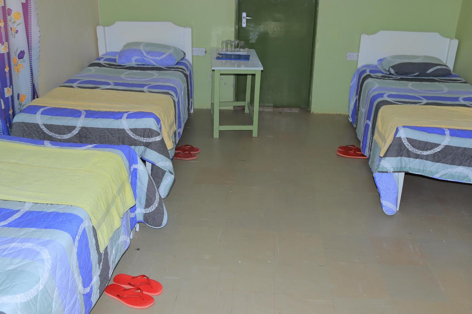 Rhino Tourist Camp Hotel Ololaimutiek Екстериор снимка
